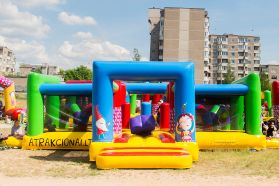 Inflatable Pulp Space - an inflatable designed for children under 4 years.
